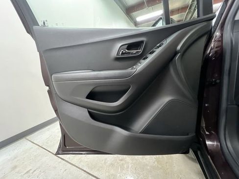 Used 2022 Chevrolet Trax LS w/ Tint and Cruise Package image 20