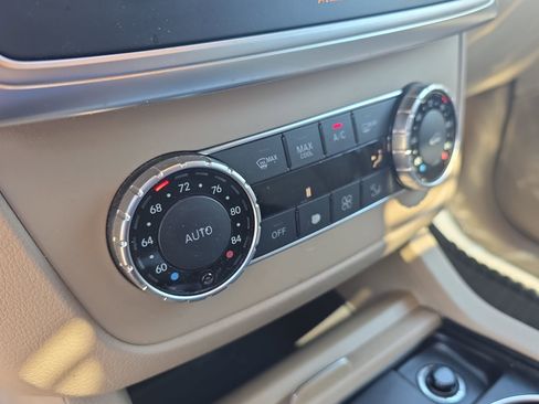 Used 2015 Mercedes-Benz ML 350 4MATIC image 23