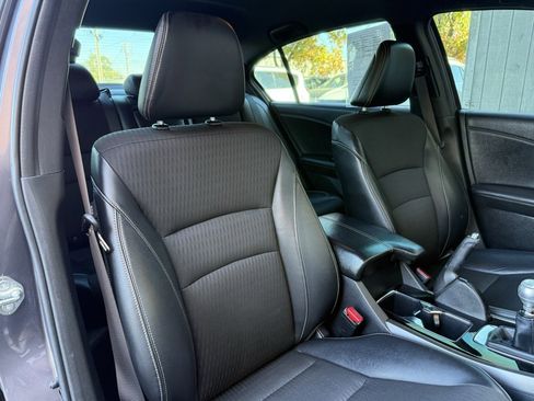 Used 2017 Honda Accord Sport image 15