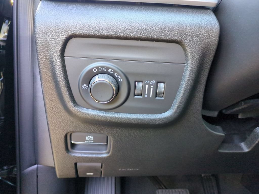 New 2027 Jeep Grand Cherokee Laredo X RWD image 16