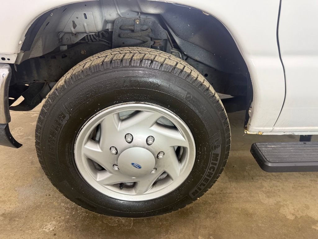 Used 2012 Ford E-350 and Econoline 350 XL RWD image 27