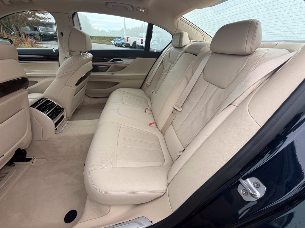 Used 2019 BMW 740i xDrive w/ Executive Package AWD/4WD image 4