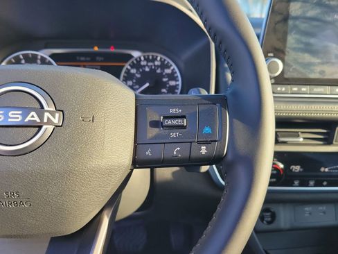 Certified 2025 Nissan Rogue SV image 20