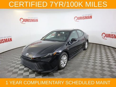 Used 2025 Toyota Camry SE FWD image 3