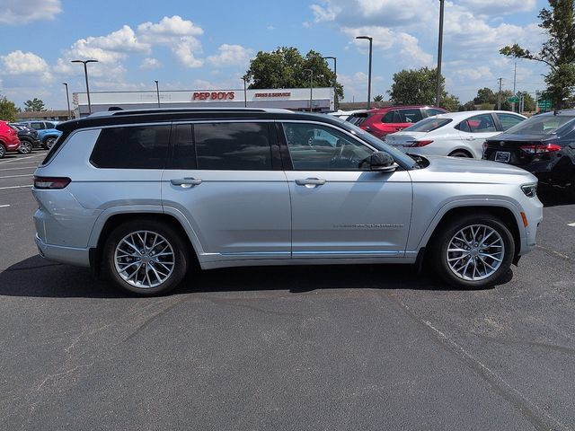 Used 2023 Jeep Grand Cherokee L Summit w/ Advanced Protech Group IV AWD/4WD image 8