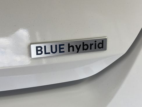 Used 2024 Hyundai Elantra Blue FWD image 16