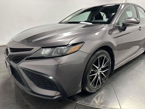 Used 2024 Toyota Camry SE w/ Cold Weather Package AWD/4WD image 7