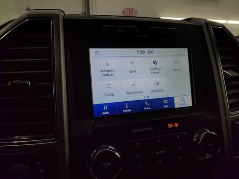 Used 2021 Ford F250 Lariat w/ Chrome Package image 52