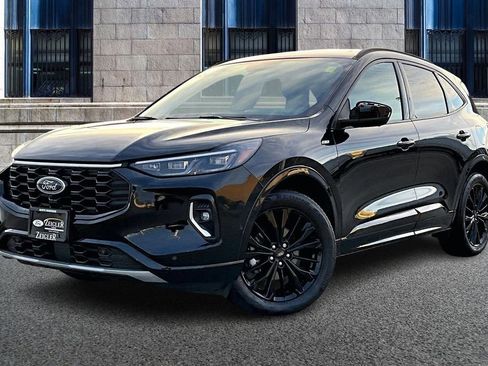 Certified 2023 Ford Escape ST-Line Elite w/ Premium Technology Package AWD/4WD image 2