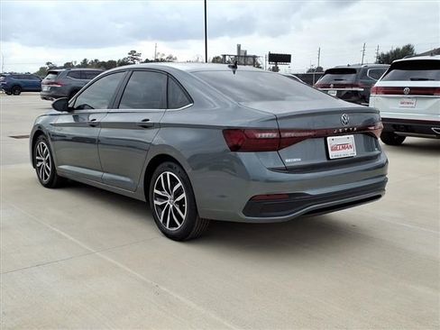 New 2026 Volkswagen Jetta SE FWD image 8