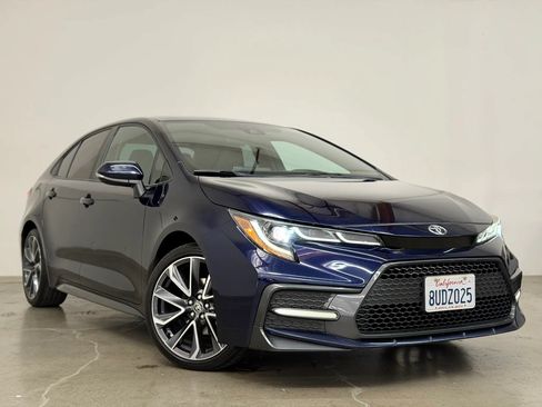 Used 2020 Toyota Corolla SE w/ SE Premium Package FWD image 1