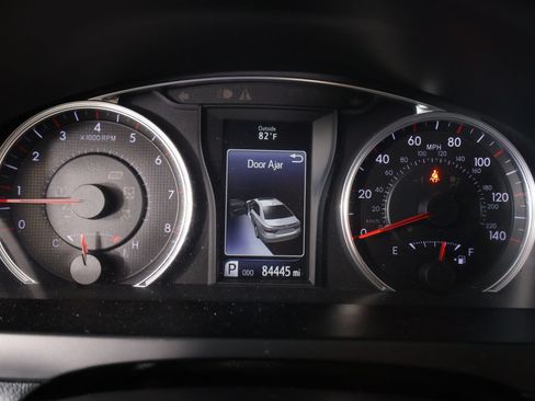 Used 2017 Toyota Camry SE FWD image 4