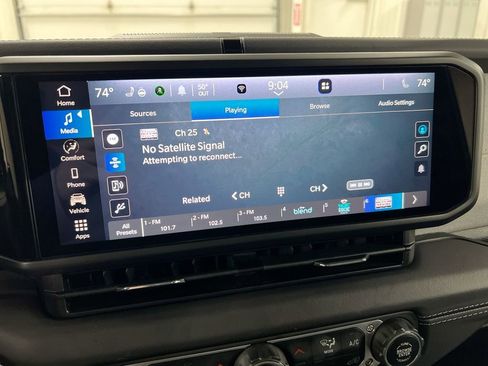 Used 2025 Jeep Wrangler Unlimited Sahara AWD/4WD image 14
