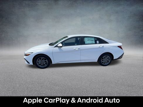 Used 2025 Hyundai Elantra Blue image 12