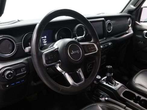 Used 2023 Jeep Wrangler Unlimited Sahara image 25