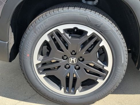 New 2026 Honda Pilot Touring image 9