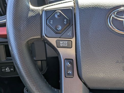 Used 2017 Toyota Tacoma 4x4 Double Cab image 14