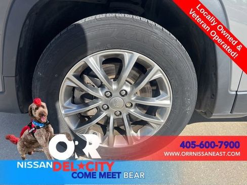 Used 2021 Jeep Cherokee Latitude Plus FWD image 9