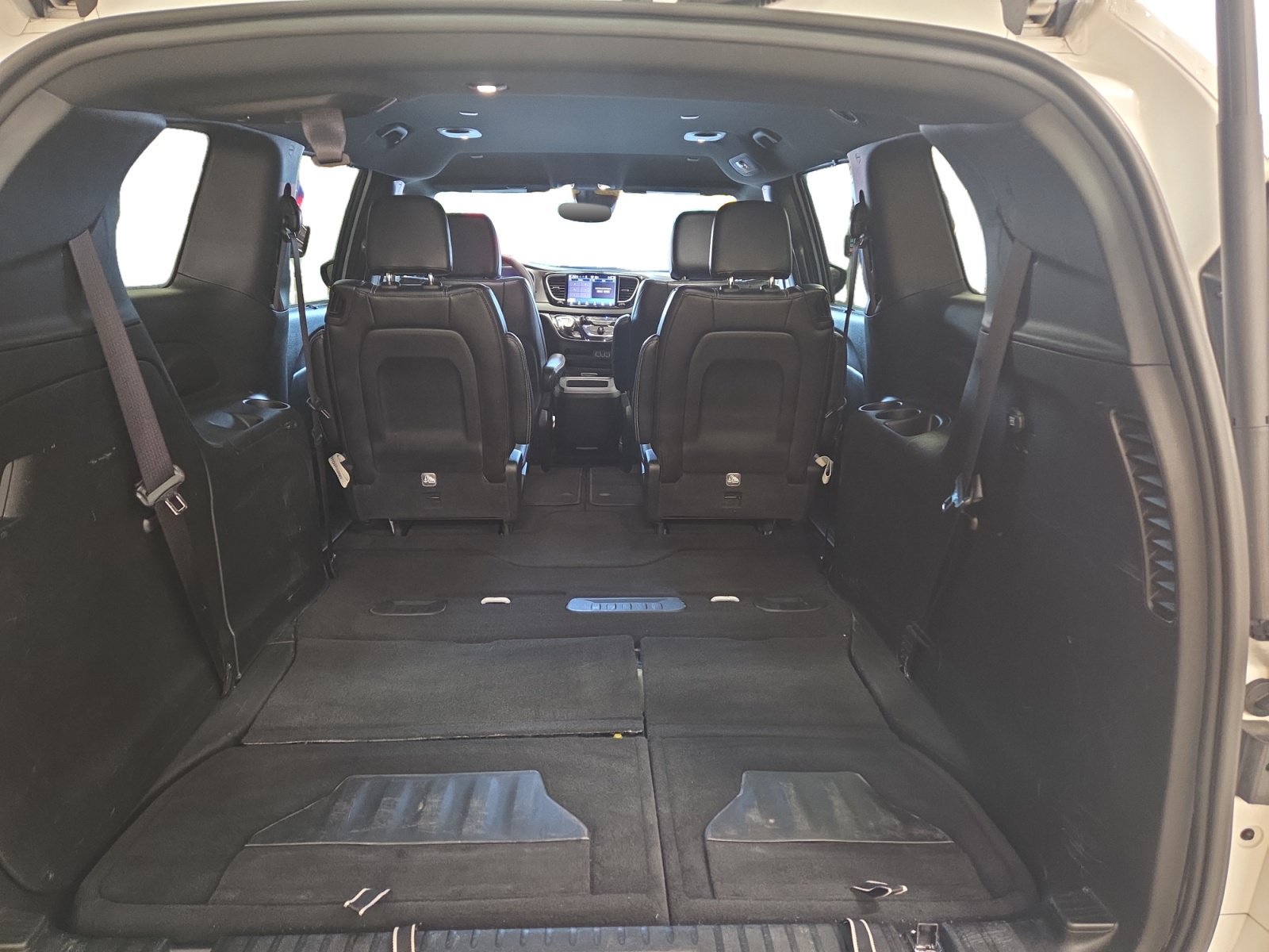 Used 2025 Chrysler Pacifica Select FWD image 29