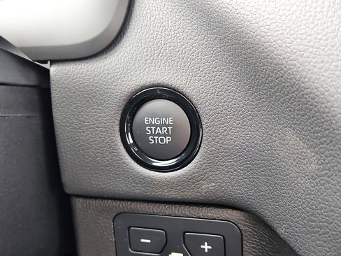 New 2026 Toyota Tundra Limited AWD/4WD image 16