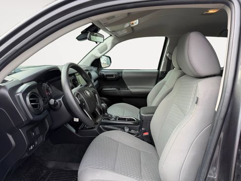 Used 2022 Toyota Tacoma SR AWD/4WD image 9
