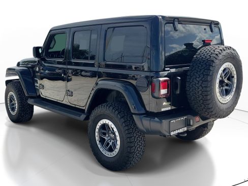 Used 2022 Jeep Wrangler Unlimited Sahara AWD/4WD image 4
