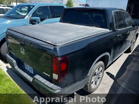 Used 2017 Honda Ridgeline RTL-E image 2
