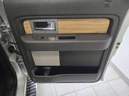 Used 2011 Ford F150 Lariat w/ Lariat Plus Pkg image 6