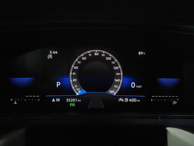 Used 2023 Volkswagen Taos SE w/ Sunroof Package w/ Panoramic Sunroof Package FWD image 17