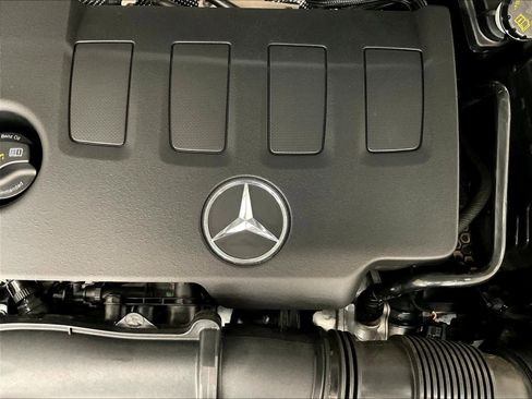 Used 2020 Mercedes-Benz GLB 250 4MATIC image 32