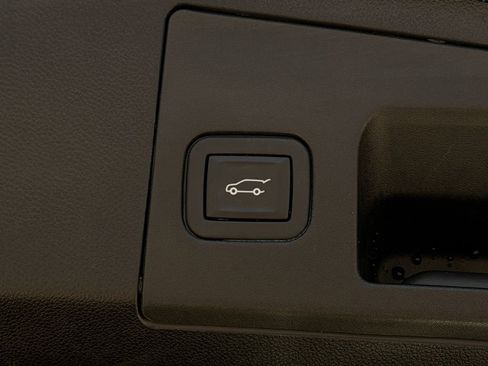 Used 2024 Cadillac XT4 Premium Luxury FWD image 29