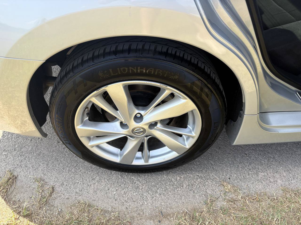 Used 2013 Nissan Altima 2.5 SV FWD image 28