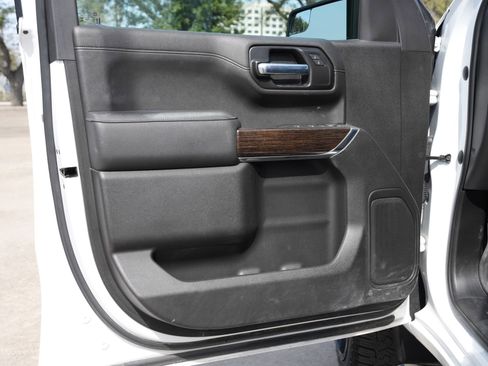 Used 2021 GMC Sierra 1500 SLE image 19