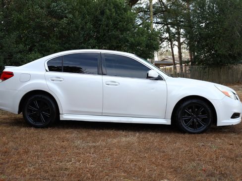 Used 2011 Subaru Legacy 2.5i Premium image 6
