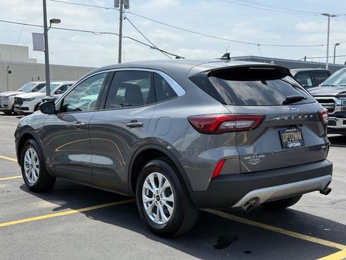 Certified 2023 Ford Escape Active AWD/4WD image 9