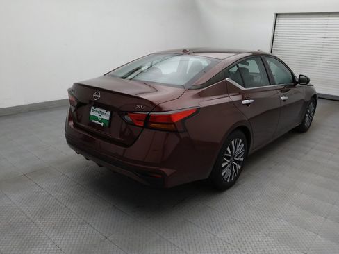 Used 2024 Nissan Altima 2.5 SV FWD image 9