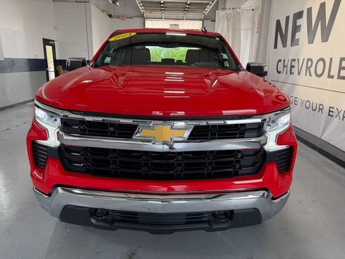 Used 2024 Chevrolet Silverado 1500 LT AWD/4WD image 36