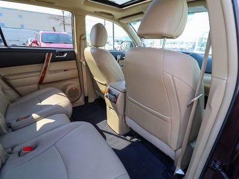 Used 2013 Toyota Highlander Limited image 41