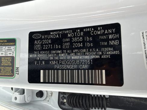 Used 2025 Hyundai Elantra Limited FWD image 42