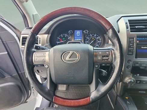 Used 2017 Lexus GX 460 Luxury image 11