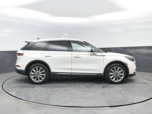 Used 2022 Lincoln Corsair AWD w/ Premium Package image 3