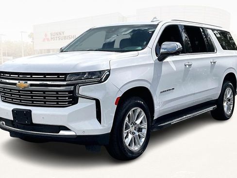 Used 2023 Chevrolet Suburban Premier image 1