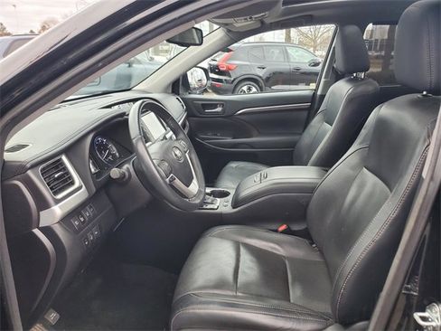 Used 2015 Toyota Highlander Limited Platinum image 15