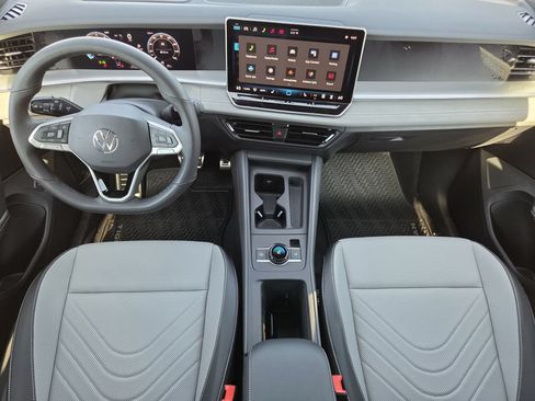 New 2026 Volkswagen Tiguan SE R-Line FWD image 24