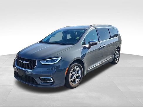 Used 2023 Chrysler Pacifica Limited image 15