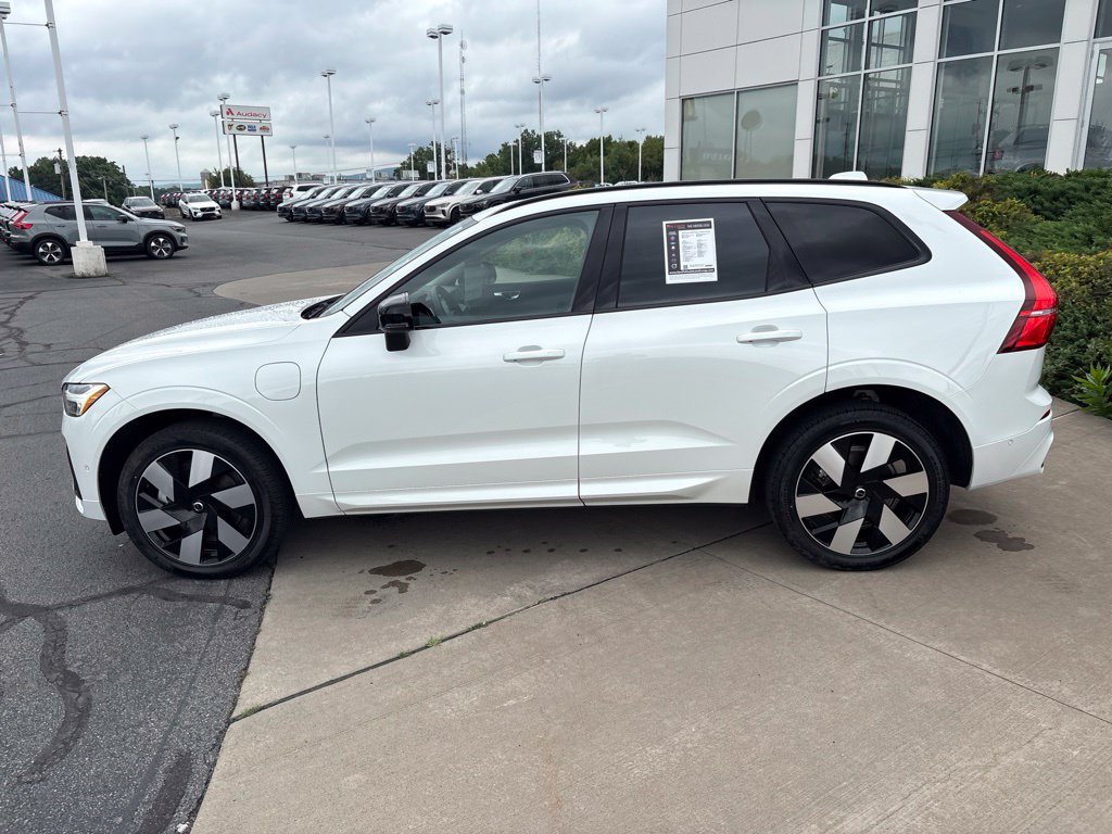 Certified 2025 Volvo XC60 T8 Plus w/ Protection Package Premier AWD/4WD image 9