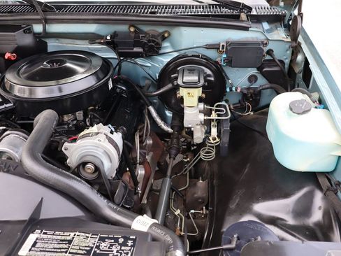 Used 1989 Chevrolet Silverado 2500 4x4 Regular Cab image 33