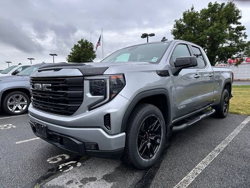Used 2023 GMC Sierra 1500 Elevation AWD/4WD image 2