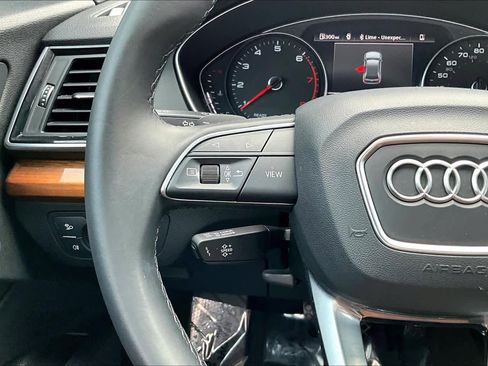 Used 2021 Audi Q5 Premium w/ Convenience Package image 24