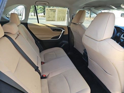 Used 2022 Toyota RAV4 LE image 16